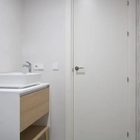 Luxury Downtown Apartment *