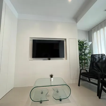 Luxury Downtown Apartment *